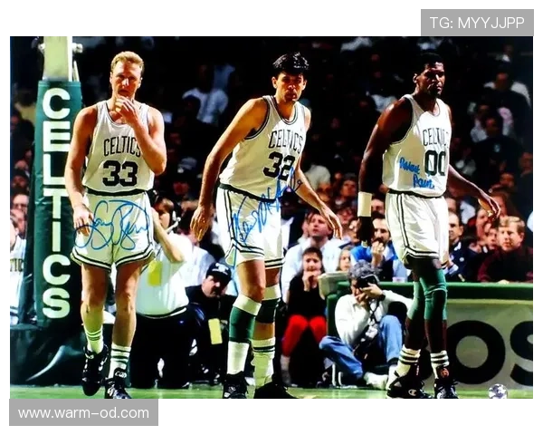 拉里·伯德关键时刻三分命中率提升，拉开与麦克海尔得分差距