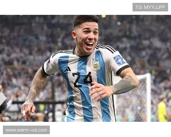 恩佐英超表现平平：战术适配与比赛节奏如何影响其发挥