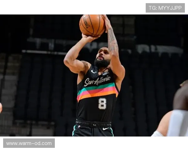 帕蒂·米尔斯无球跑位拉开空间效率提升明显，助力球队进攻多样化