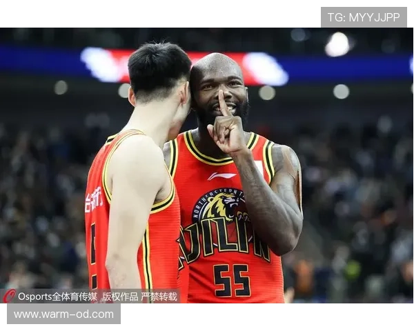 杜埃vs罗纳尔迪尼奥 球场灵性表现差距具体体现在哪